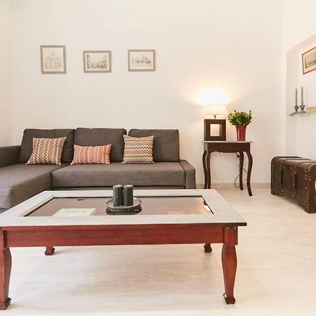 Original Y Coqueto Apartamento Junto A Plaza Mayor Appartement Madrid Buitenkant foto