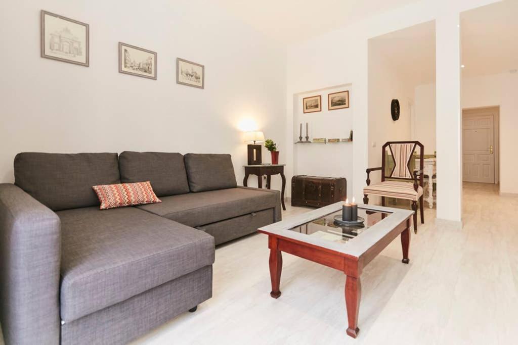 Original Y Coqueto Apartamento Junto A Plaza Mayor Appartement Madrid Buitenkant foto