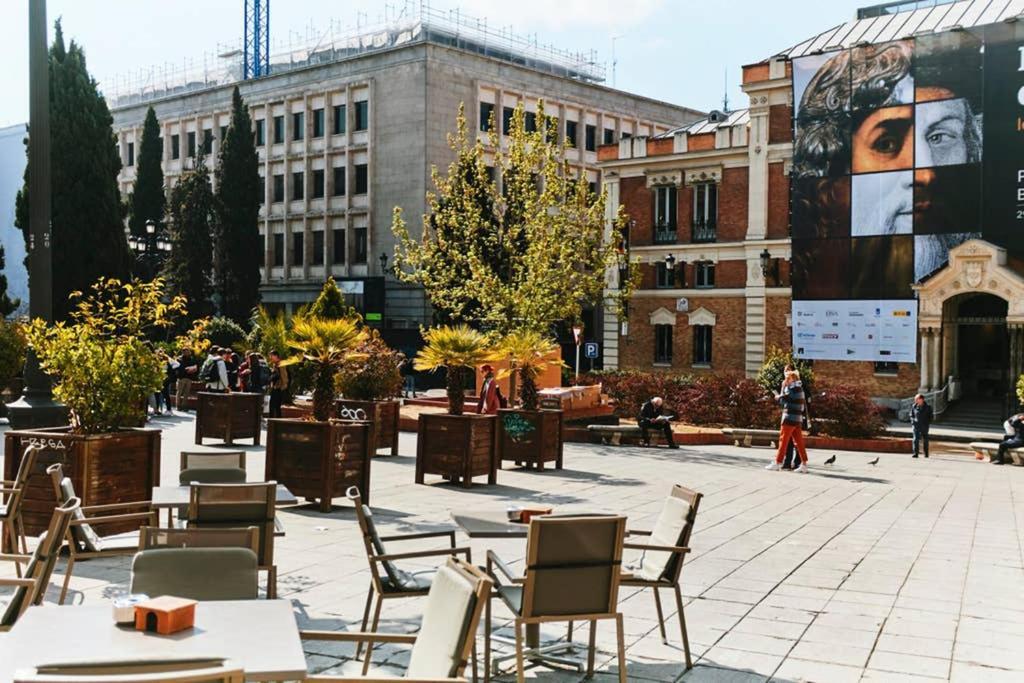 Original Y Coqueto Apartamento Junto A Plaza Mayor Appartement Madrid Buitenkant foto