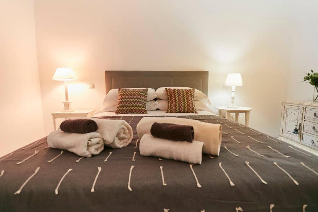 Original Y Coqueto Apartamento Junto A Plaza Mayor Appartement Madrid Buitenkant foto